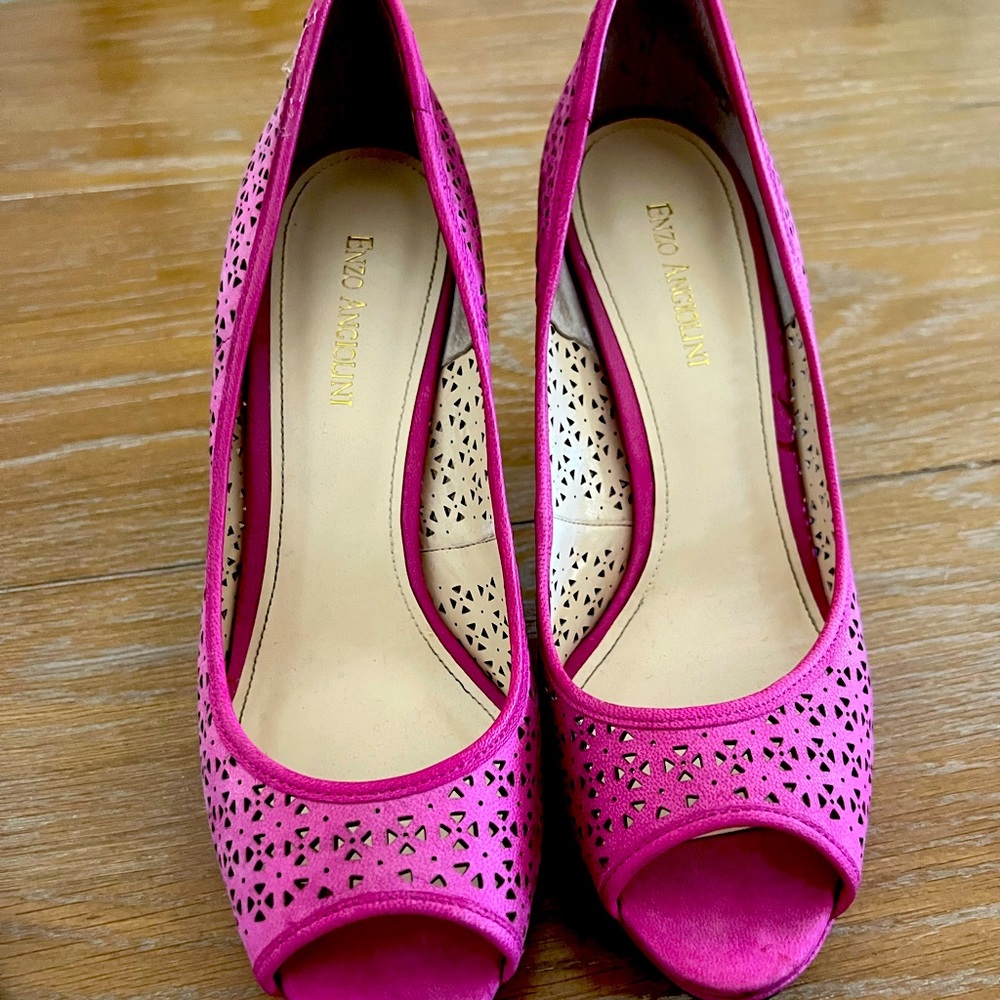 Size 10 Enzo hot pink heels